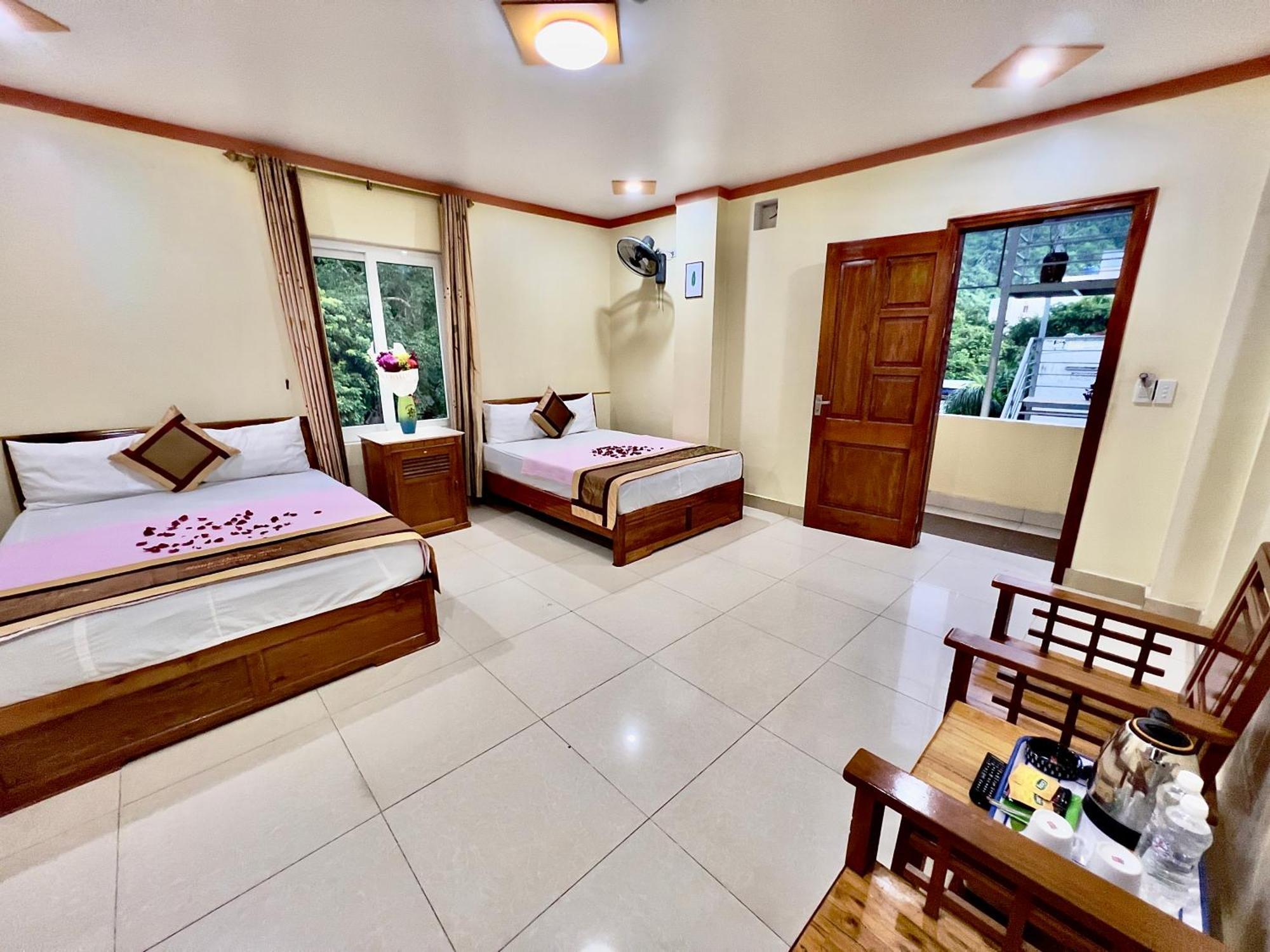 Manh Vuong Hotel Catba Dong Khe Sau エクステリア 写真