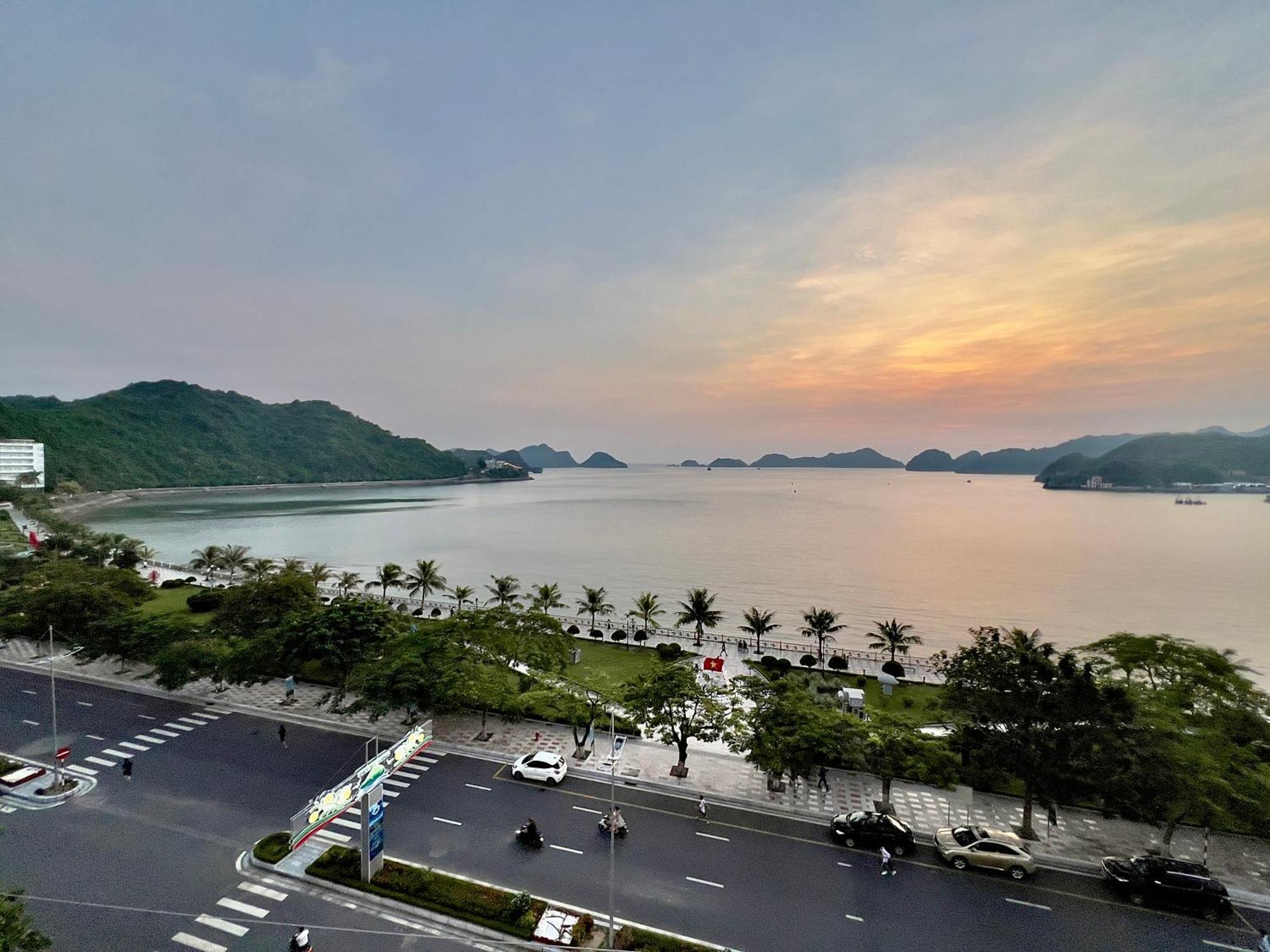 Manh Vuong Hotel Catba Dong Khe Sau エクステリア 写真