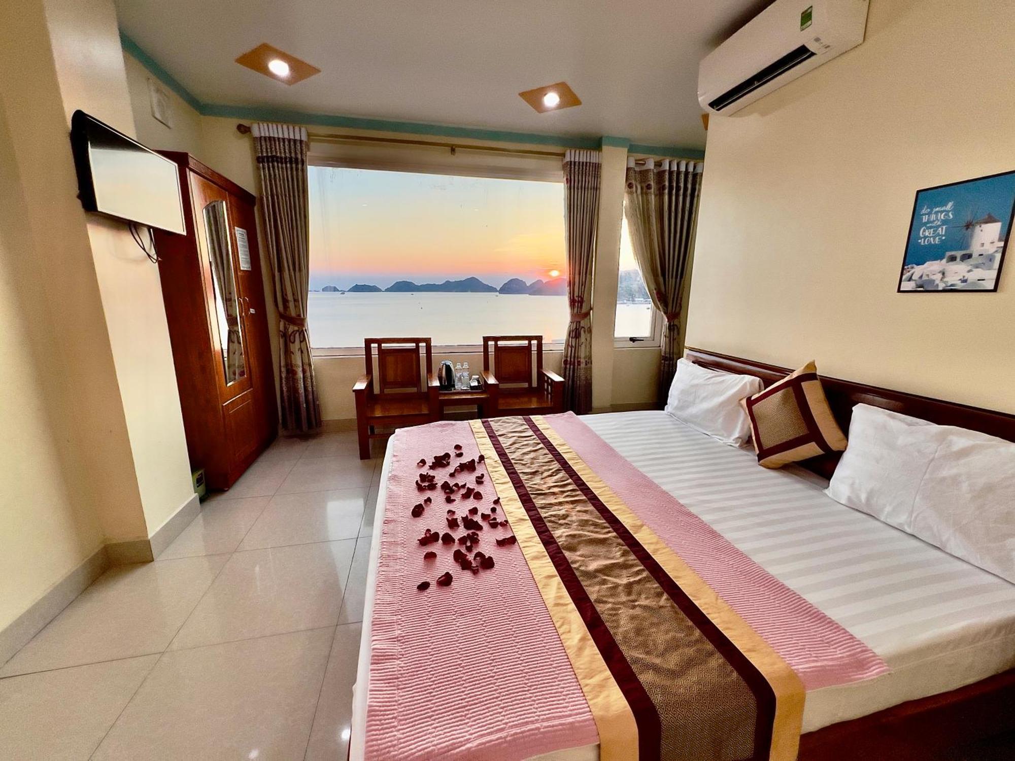 Manh Vuong Hotel Catba Dong Khe Sau エクステリア 写真