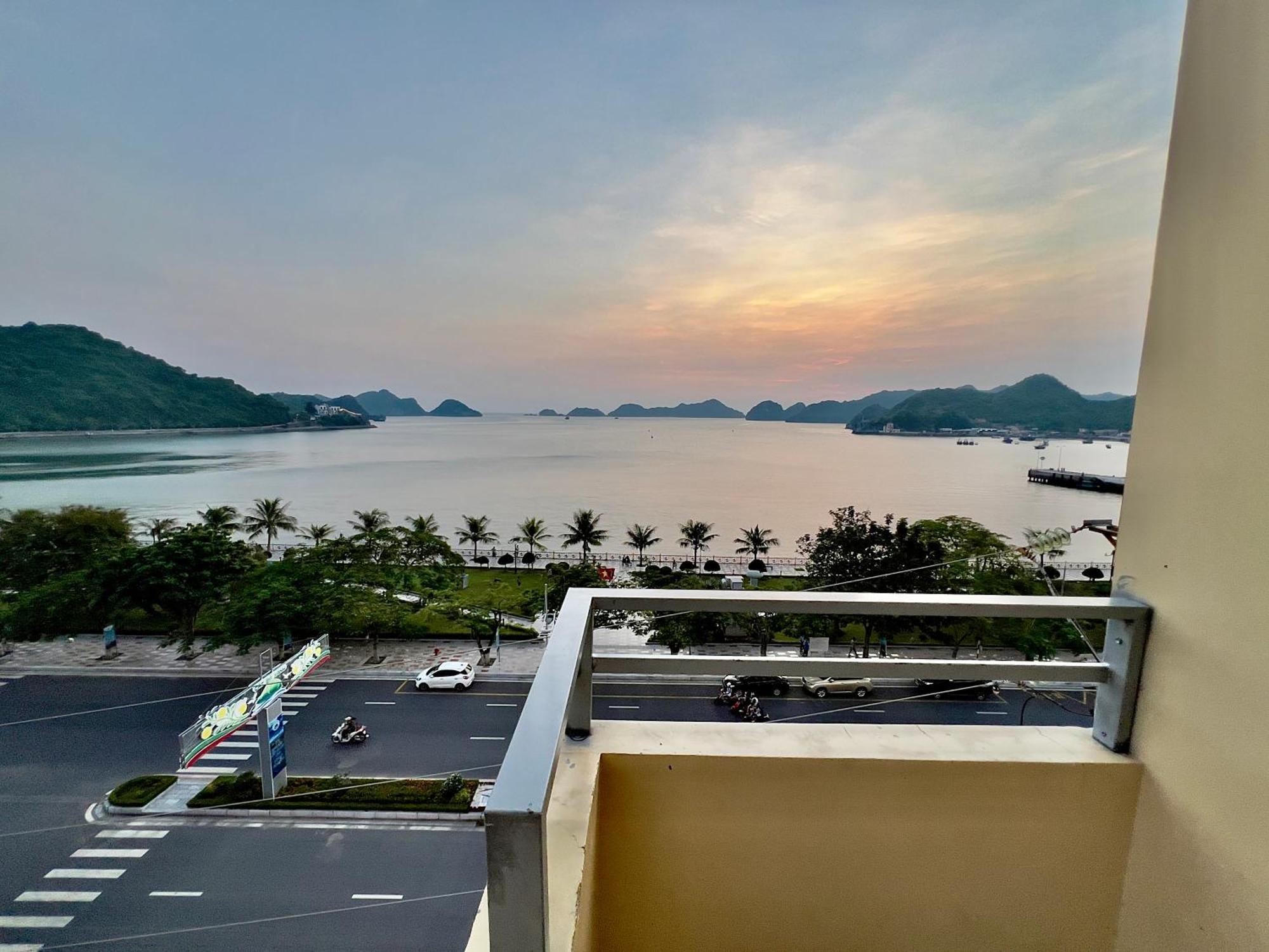 Manh Vuong Hotel Catba Dong Khe Sau エクステリア 写真