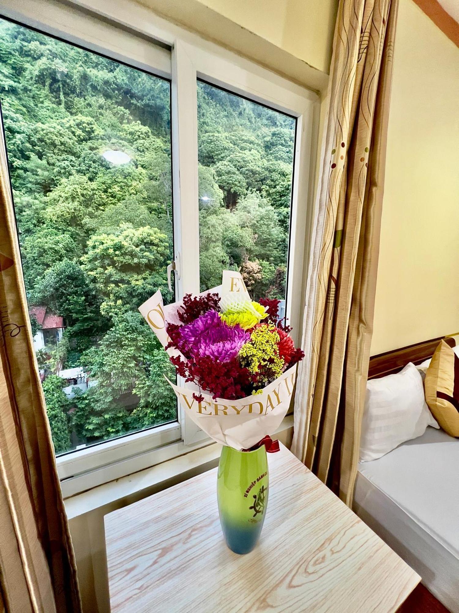 Manh Vuong Hotel Catba Dong Khe Sau エクステリア 写真